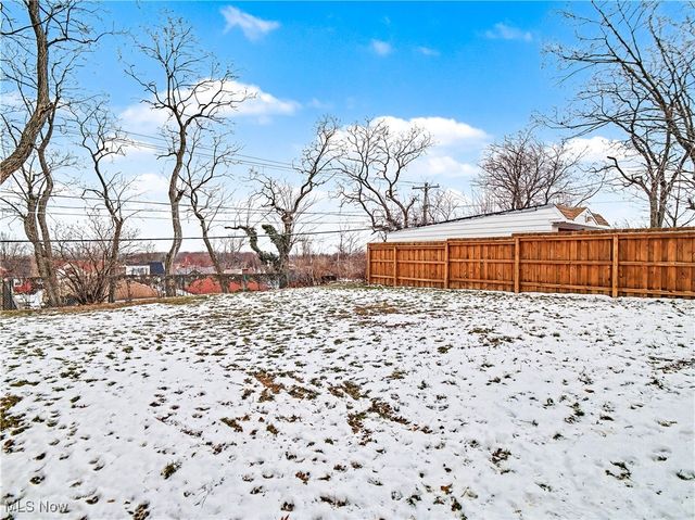 3640 Hetzel Drive, Parma, OH 44134