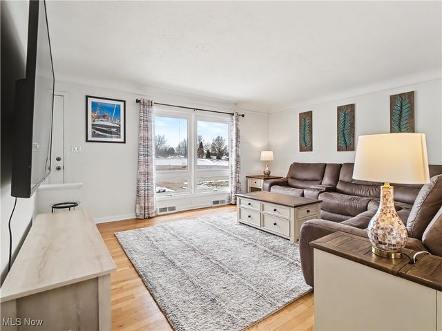 3640 Hetzel Drive, Parma, OH 44134