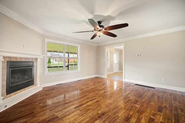 810 Pau Ferro Court, Berea, KY 40403