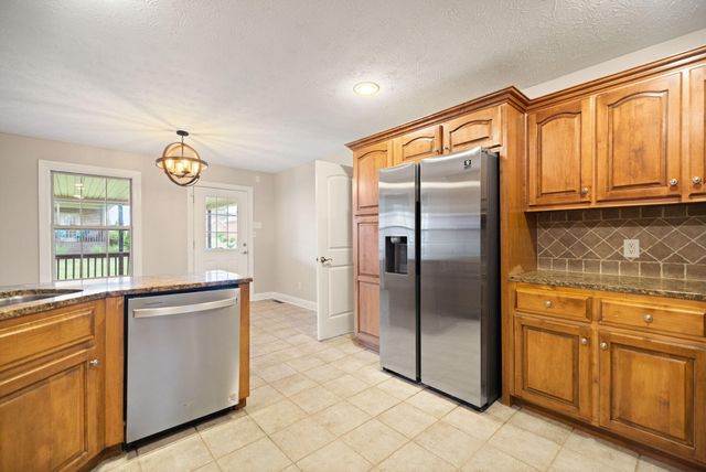 810 Pau Ferro Court, Berea, KY 40403