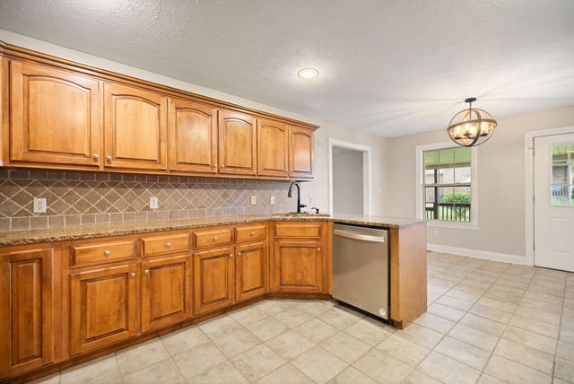 810 Pau Ferro Court, Berea, KY 40403