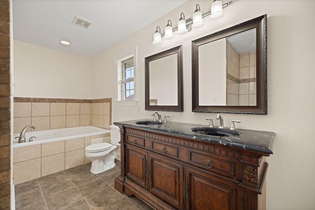 810 Pau Ferro Court, Berea, KY 40403
