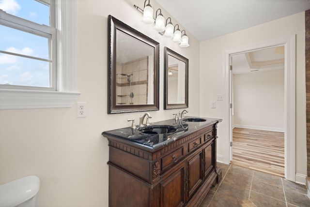 810 Pau Ferro Court, Berea, KY 40403