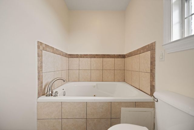 810 Pau Ferro Court, Berea, KY 40403
