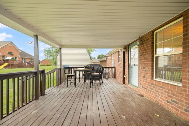 810 Pau Ferro Court, Berea, KY 40403