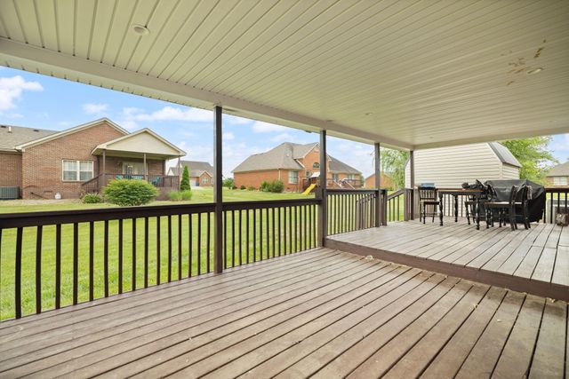 810 Pau Ferro Court, Berea, KY 40403
