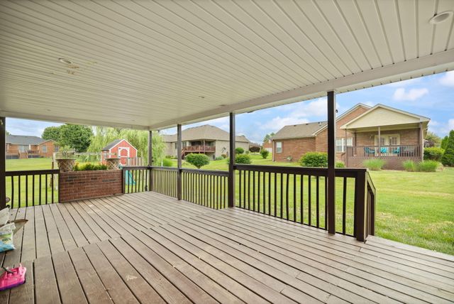 810 Pau Ferro Court, Berea, KY 40403