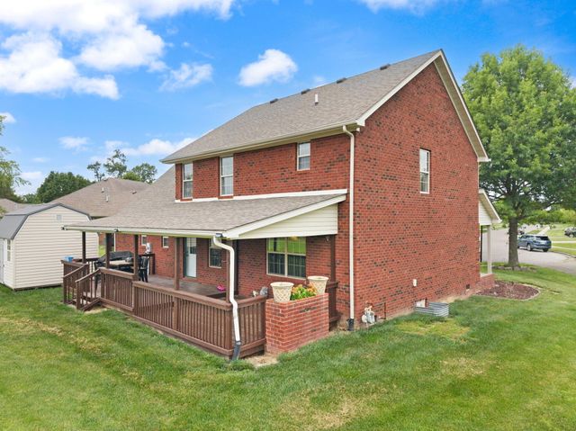 810 Pau Ferro Court, Berea, KY 40403