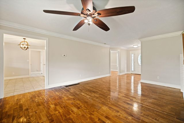 810 Pau Ferro Court, Berea, KY 40403