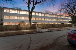 300 N Maple Avenue, Oak Park, IL 60302