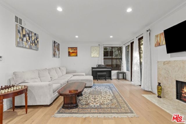 450 San Vicente Boulevard 101, Santa Monica, CA 90402