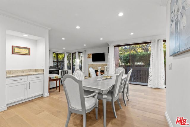 450 San Vicente Boulevard 101, Santa Monica, CA 90402