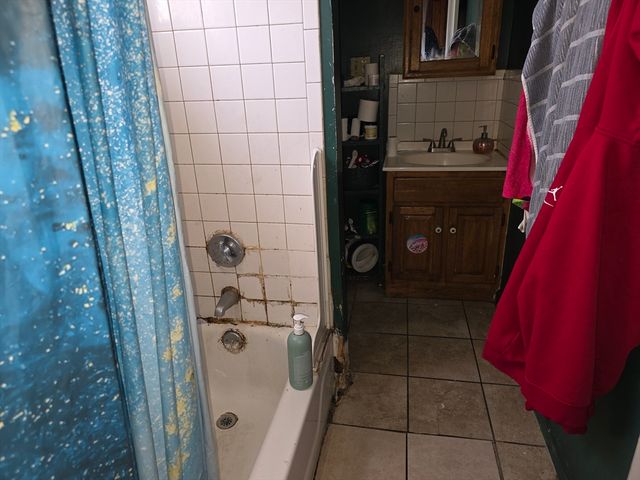 58 Laighton St, Lynn, MA 01902