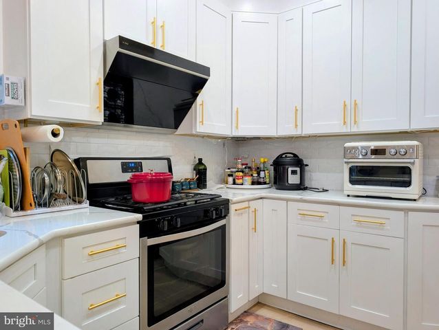 72 HARVARD CIR, Princeton, NJ 08540