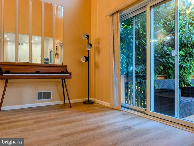 72 HARVARD CIR, Princeton, NJ 08540