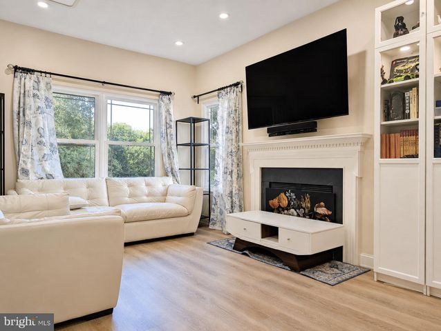 72 HARVARD CIR, Princeton, NJ 08540