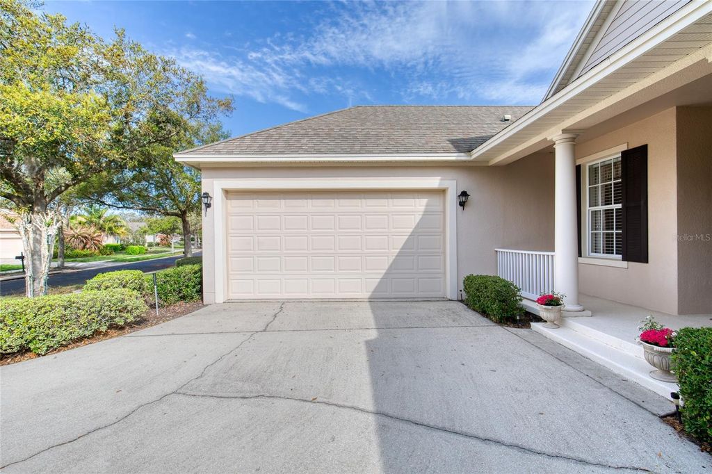 Image 5 of property listing at 314 BELLINGRATH TERRACE, Deland, FL 32724