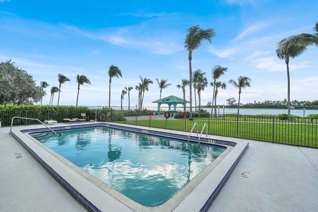 300 Inlet Way 2, Palm Beach Shores, FL 33404