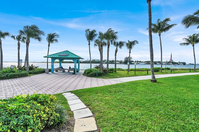 300 Inlet Way 2, Palm Beach Shores, FL 33404