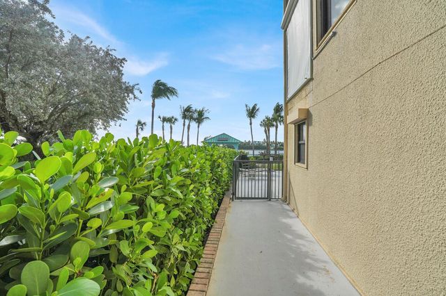 300 Inlet Way 2, Palm Beach Shores, FL 33404