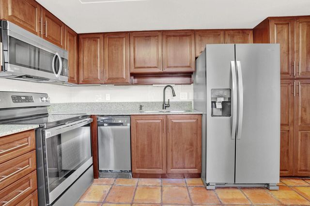 300 Inlet Way 2, Palm Beach Shores, FL 33404