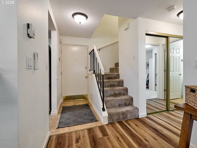10276 Sw TRAPPER Ter, Beaverton, OR 97008