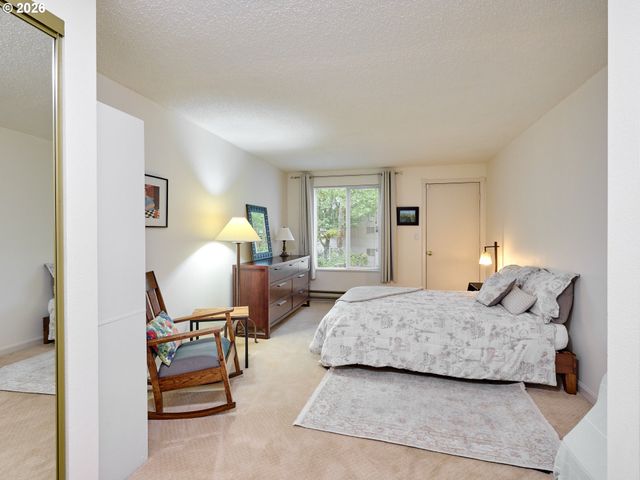 10276 Sw TRAPPER Ter, Beaverton, OR 97008