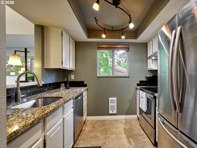 10276 Sw TRAPPER Ter, Beaverton, OR 97008