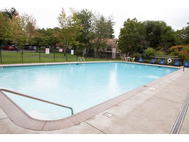 10276 Sw TRAPPER Ter, Beaverton, OR 97008