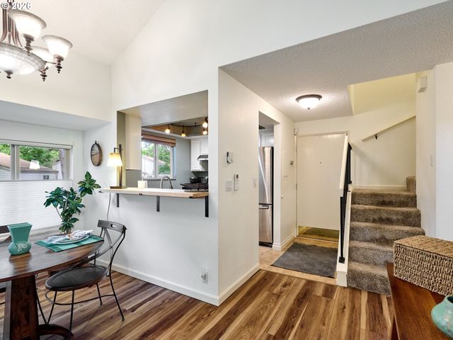 10276 Sw TRAPPER Ter, Beaverton, OR 97008