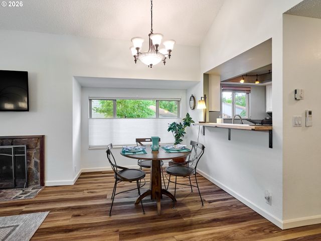 10276 Sw TRAPPER Ter, Beaverton, OR 97008