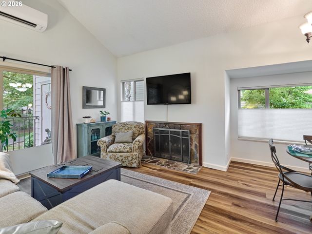 10276 Sw TRAPPER Ter, Beaverton, OR 97008
