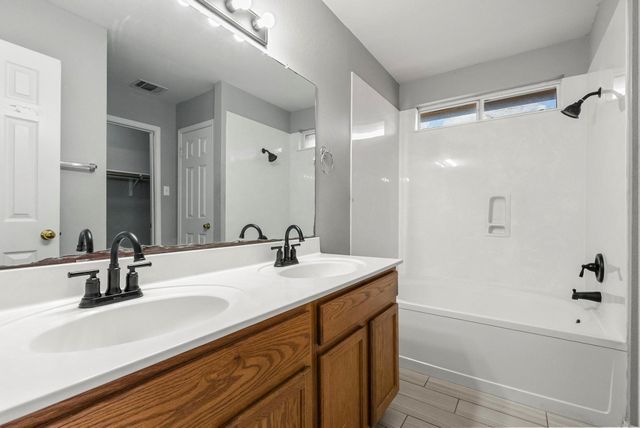 236 San Felipe DR, Kyle, TX 78640