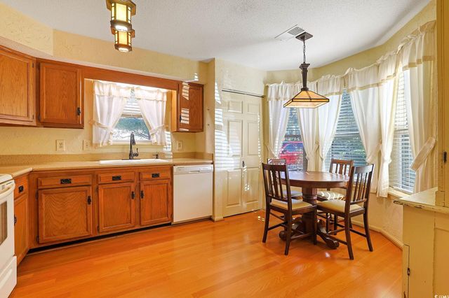 123 Hickory Dr., Conway, SC 29526