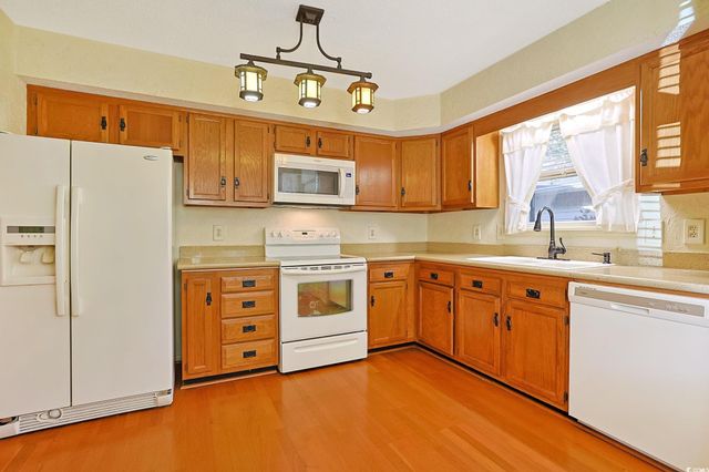 123 Hickory Dr., Conway, SC 29526