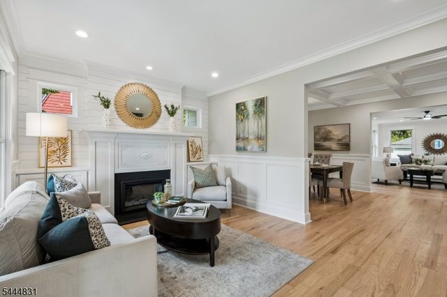 122 Stanmore Pl, Westfield Town, NJ 07090
