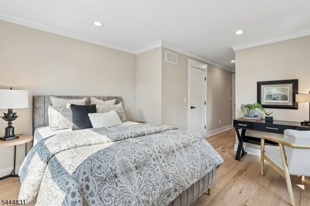 122 Stanmore Pl, Westfield Town, NJ 07090