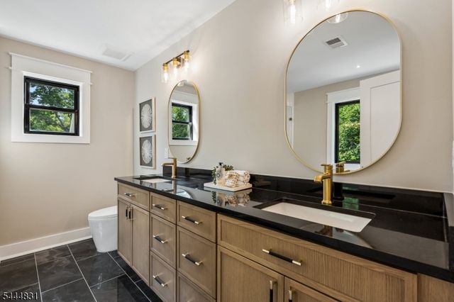 122 Stanmore Pl, Westfield Town, NJ 07090