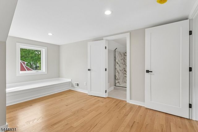122 Stanmore Pl, Westfield Town, NJ 07090