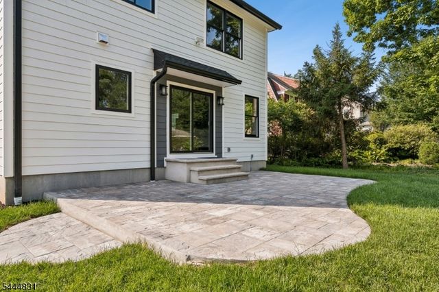 122 Stanmore Pl, Westfield Town, NJ 07090