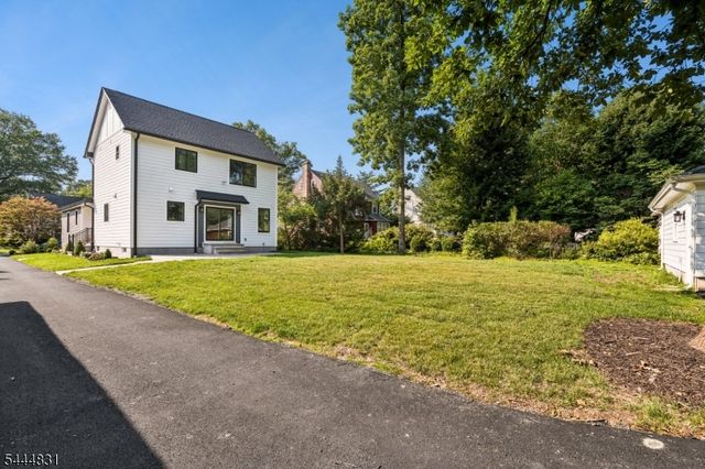 122 Stanmore Pl, Westfield Town, NJ 07090
