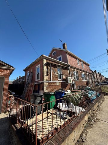 5844 136TH Street, Flushing, NY 11355