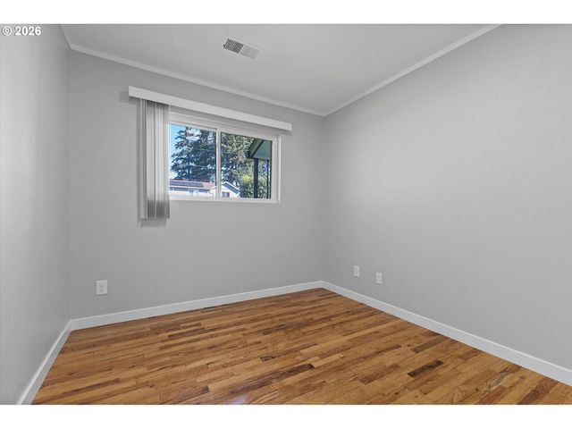 8930 Se CRYSTAL SPRINGS Blvd, Portland, OR 97266