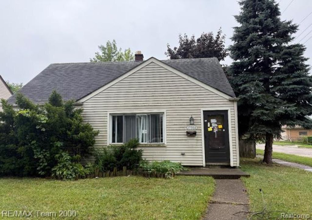 17304 Lincoln Avenue, Eastpointe, MI 48021