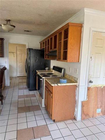 470 YEARLING Drive, Loganville, GA 30052