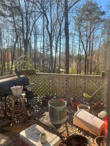 470 YEARLING Drive, Loganville, GA 30052