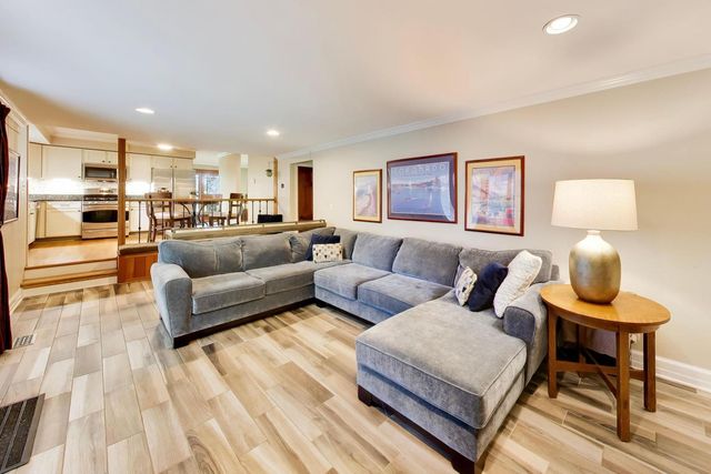 1117 Dawes Street, Libertyville, IL 60048