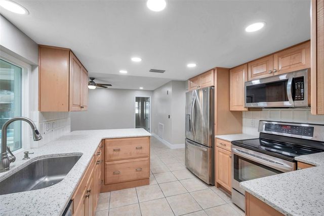 8789 MAPLEWOOD ROAD, Seminole, FL 33777