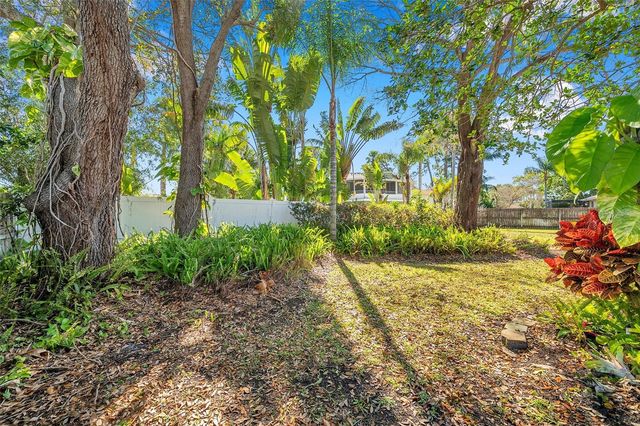 8789 MAPLEWOOD ROAD, Seminole, FL 33777