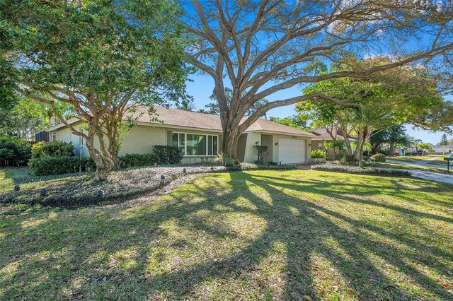 8789 MAPLEWOOD ROAD, Seminole, FL 33777